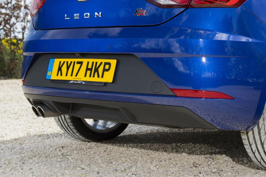Детали экстерьера Seat Leon FR (5F) 2017 года  (UK) (фото 26 из 42)